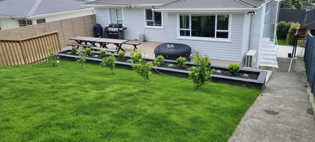 Outdoor (Deck and Fence), Mount Roskill - After - 20 January 2024 | Midline Construction Limited, decking, fencing